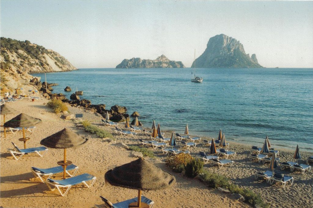 Hire car Ibiza - Benirras beach on the northern coastline, only reachable by road