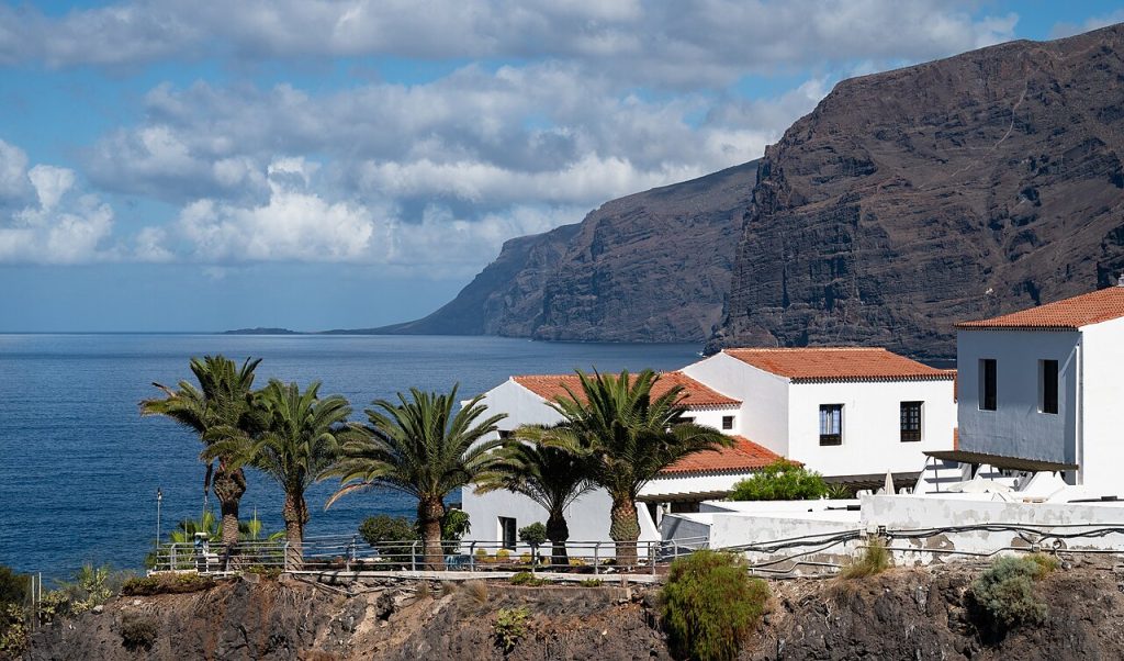 Drive 5 Los Gigantes cliff drive Tenerife - the Acantilados de Los Gigantes from the road above.