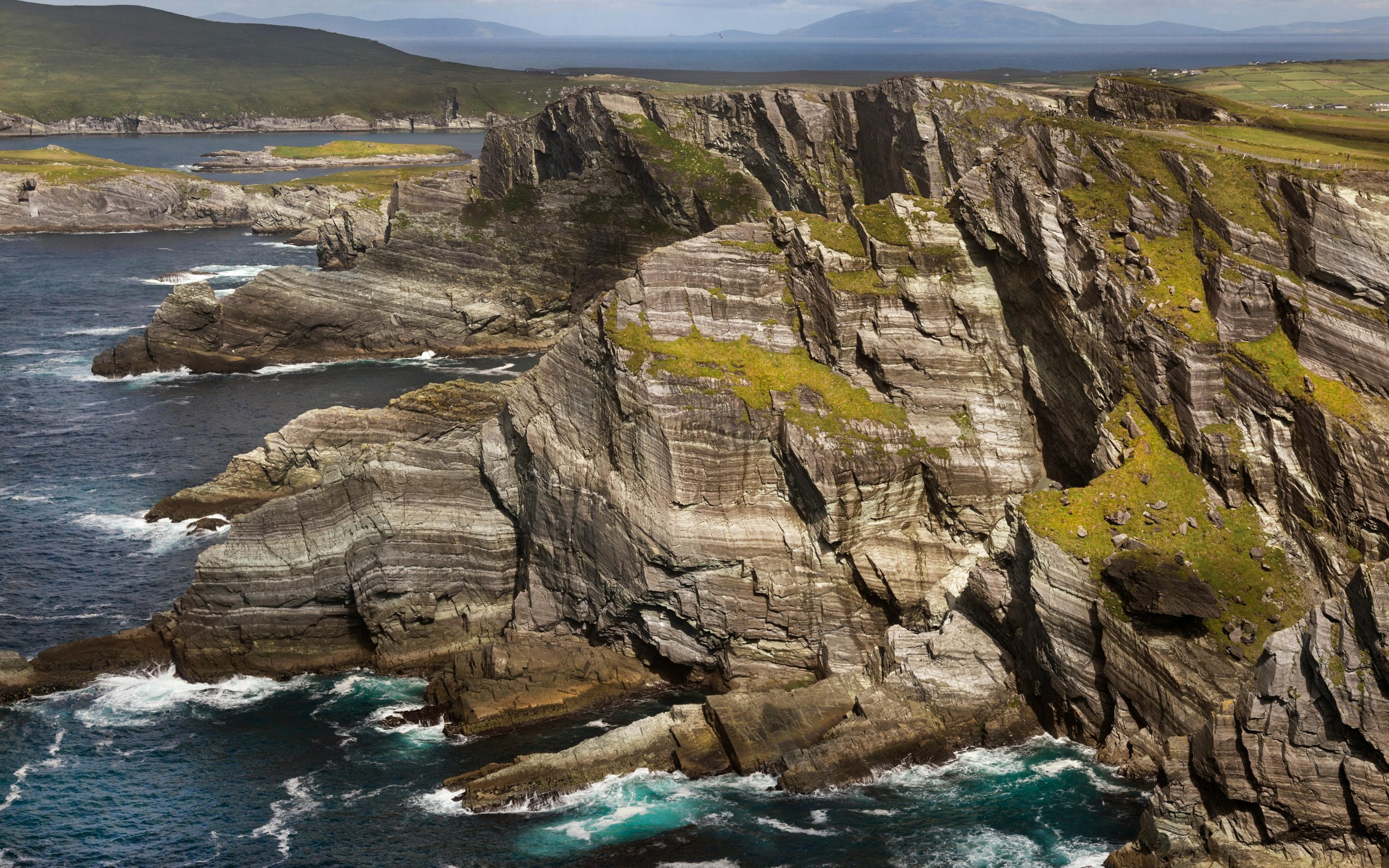 The Kerry Cliffs on the Skellig Ring detour from the Ring of Kerry, with views to the Skellig Islands