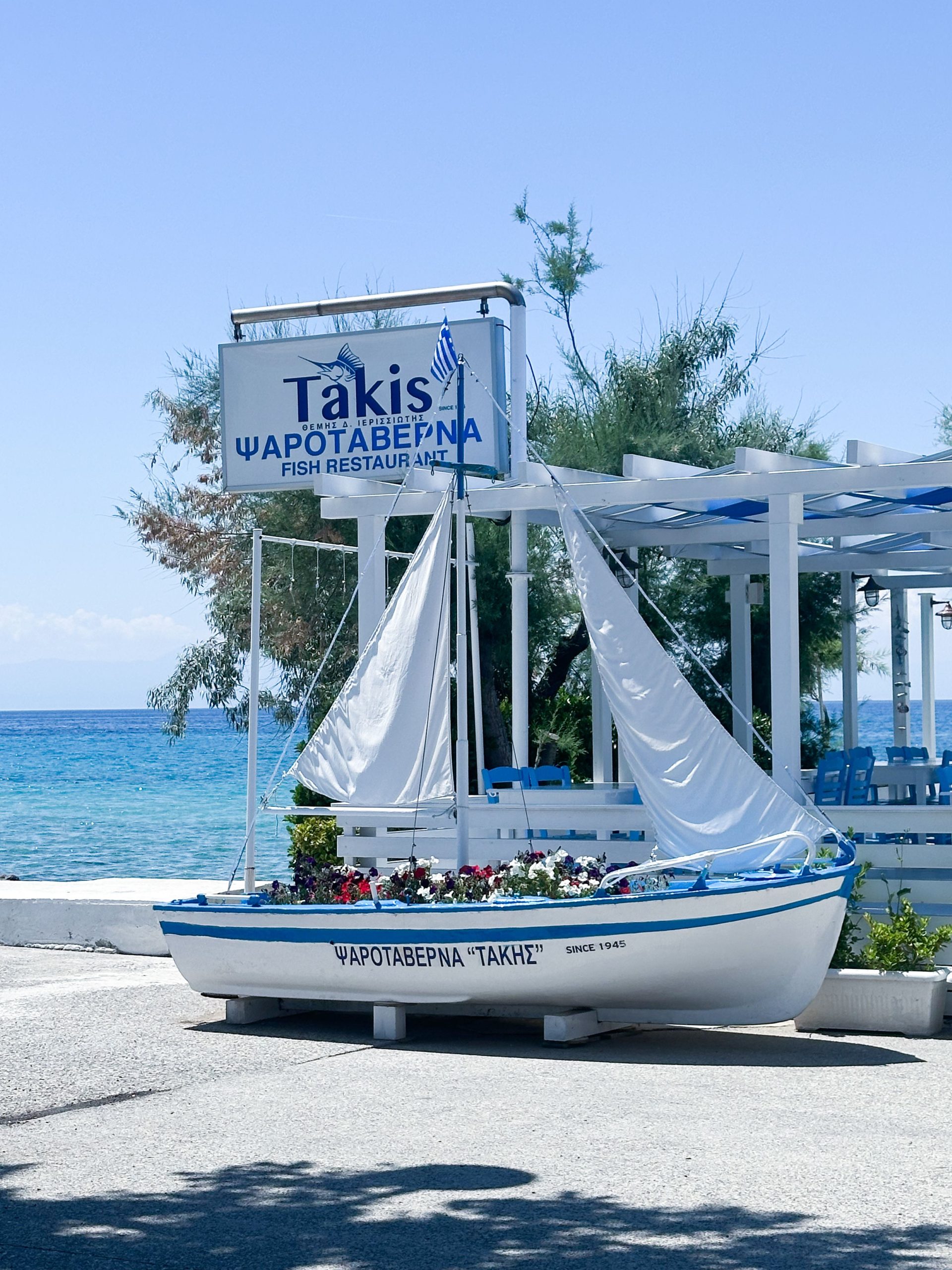 A waterfront fish taverna on the Gulf of Mirabello, a highlight of the Elounda and Spinalonga scenic drive